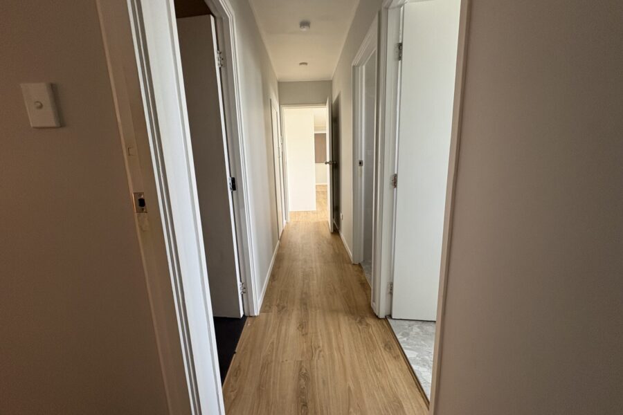 SUPER TIDY 3 BEDROOM - Image 7