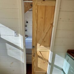 Beautiful Tiny Home on Wheels Ready for Full-Time Living - Image 9