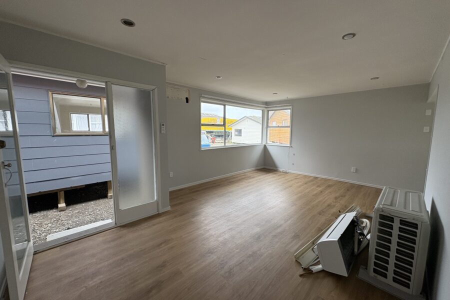 SUPER TIDY 3 BEDROOM - Image 13