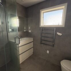 TIDY 4 BEDROOM - Image 12