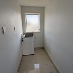 TIDY 4 BEDROOM - Image 10