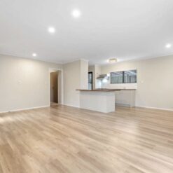SUPER TIDY 3 BEDROOM - Image 8