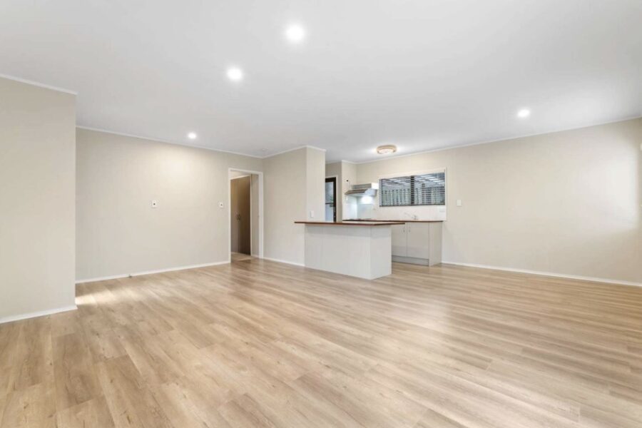 SUPER TIDY 3 BEDROOM - Image 8