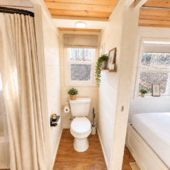 Beautiful Tiny Home on Wheels Ready for Full-Time Living - Image 15