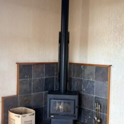 RENOVATED BATHROOM & READY TO RELOCATE - Image 6